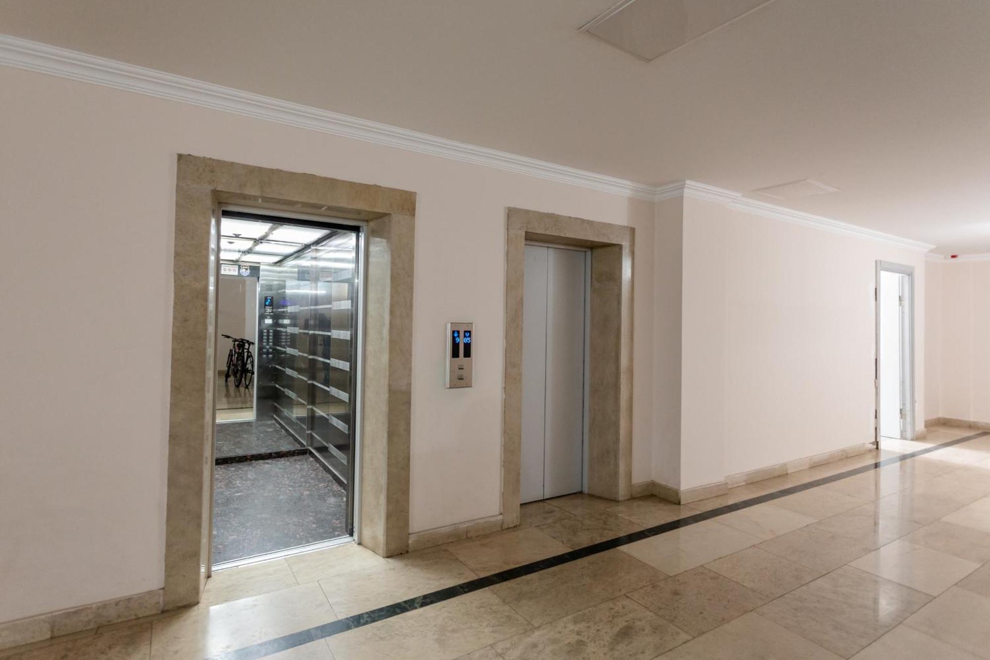 The Grand Apartment Lll Tbilisi Esterno foto