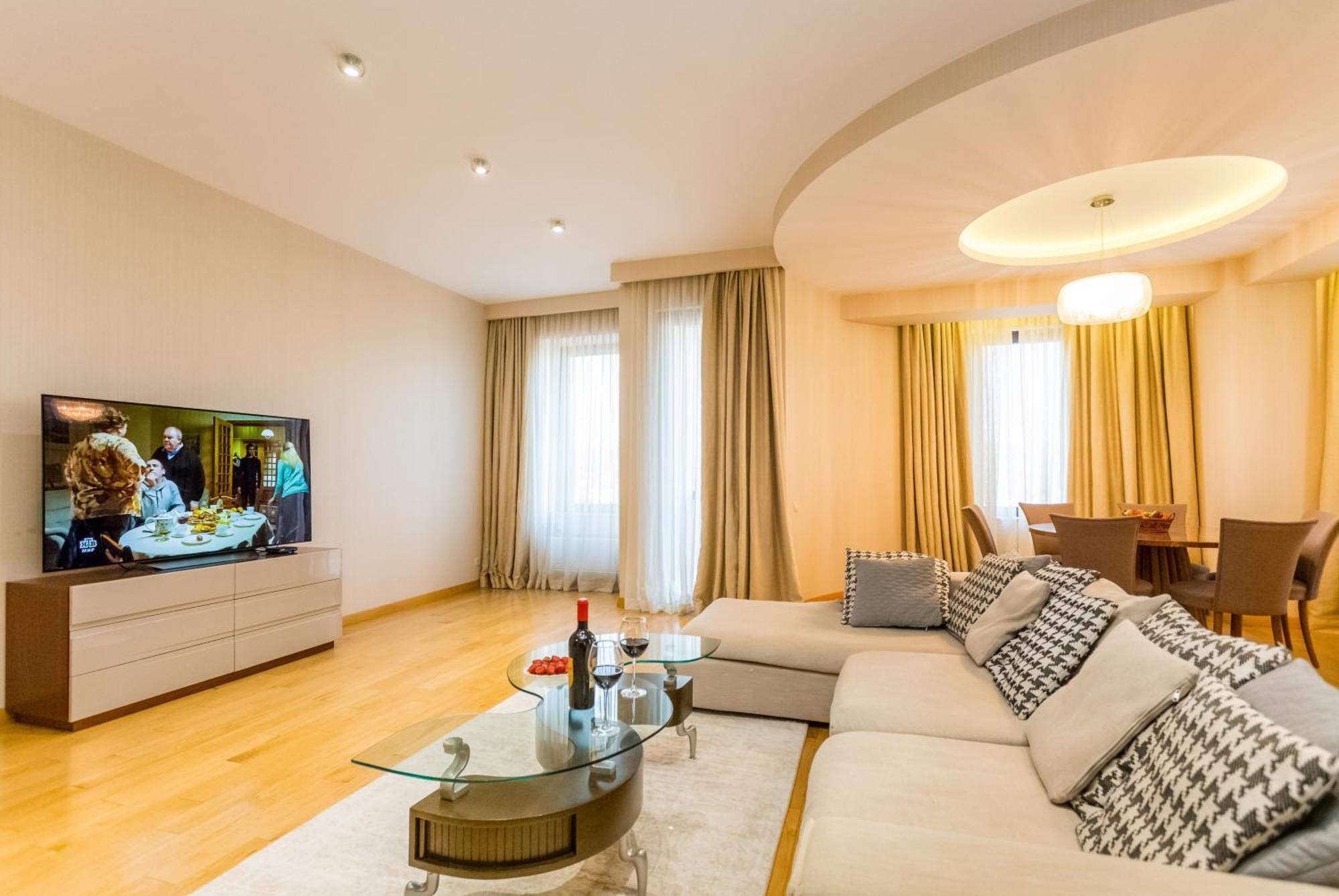 The Grand Apartment Lll Tbilisi Esterno foto