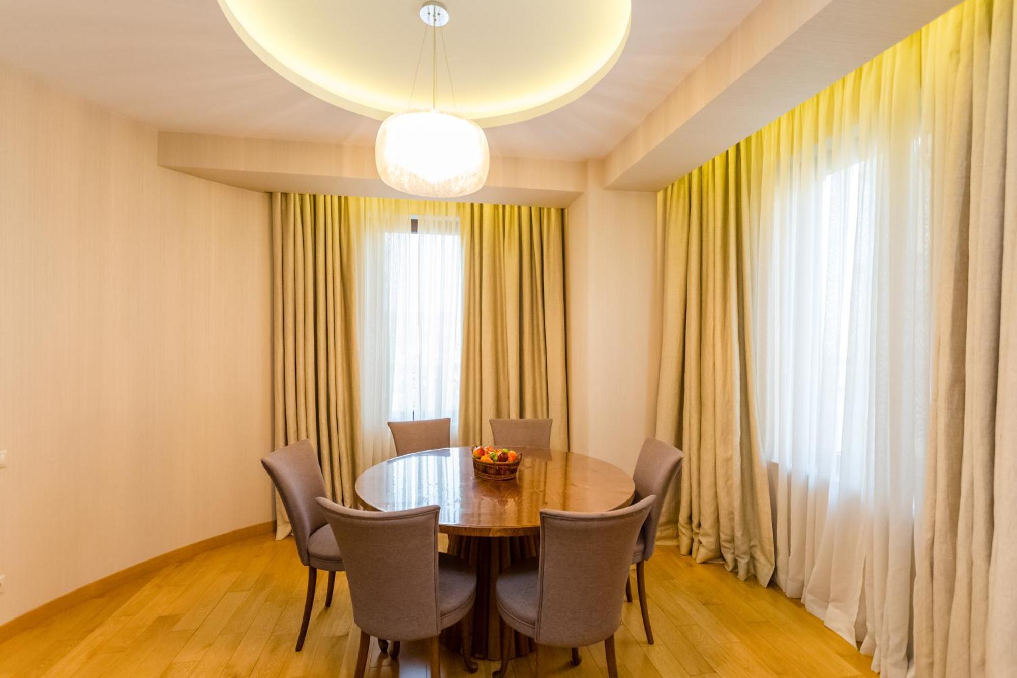 The Grand Apartment Lll Tbilisi Esterno foto
